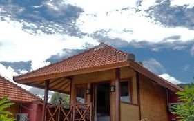 Yut'S Inn Flower Paradise Gili Gede