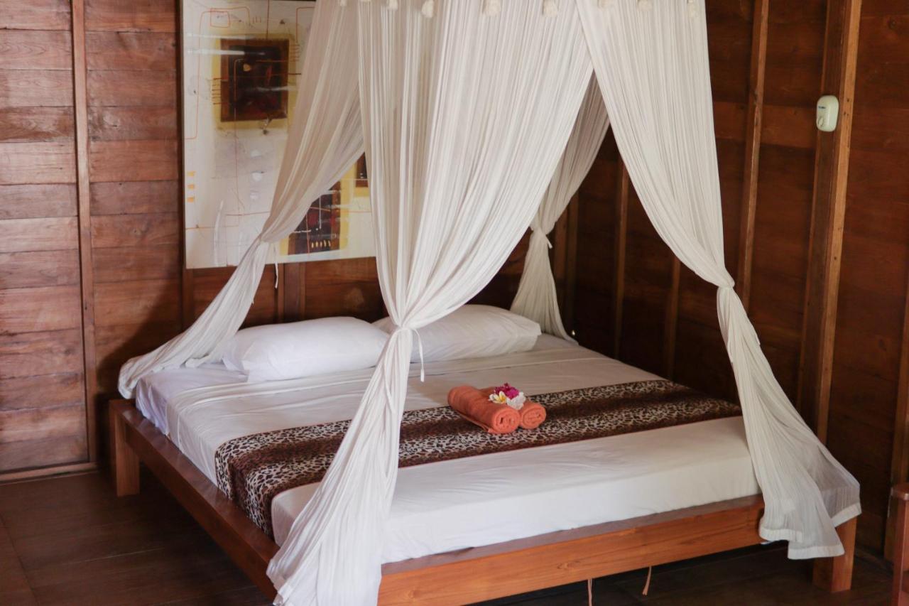 Yut'S Inn Flower Paradise Gili Gede Exterior photo