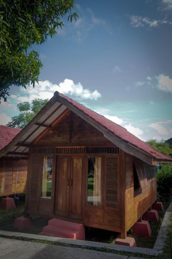 Yut'S Inn Flower Paradise Gili Gede Exterior photo