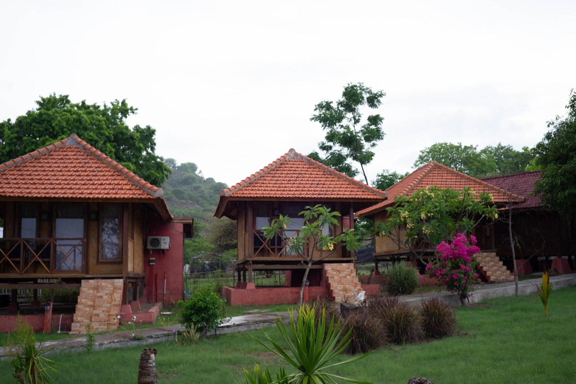 Yut'S Inn Flower Paradise Gili Gede Exterior photo