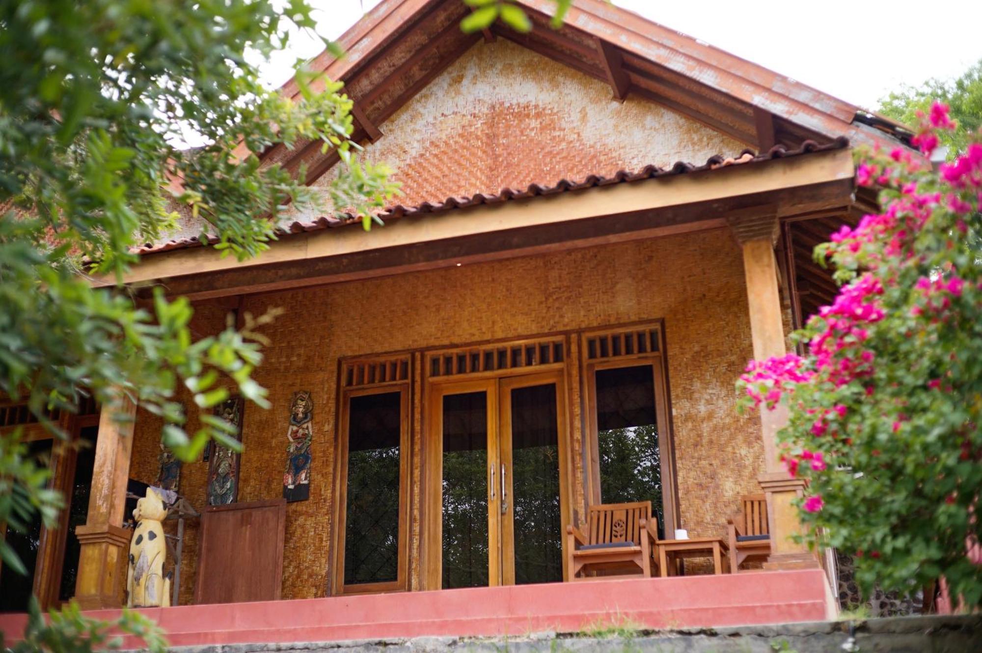 Yut'S Inn Flower Paradise Gili Gede Exterior photo
